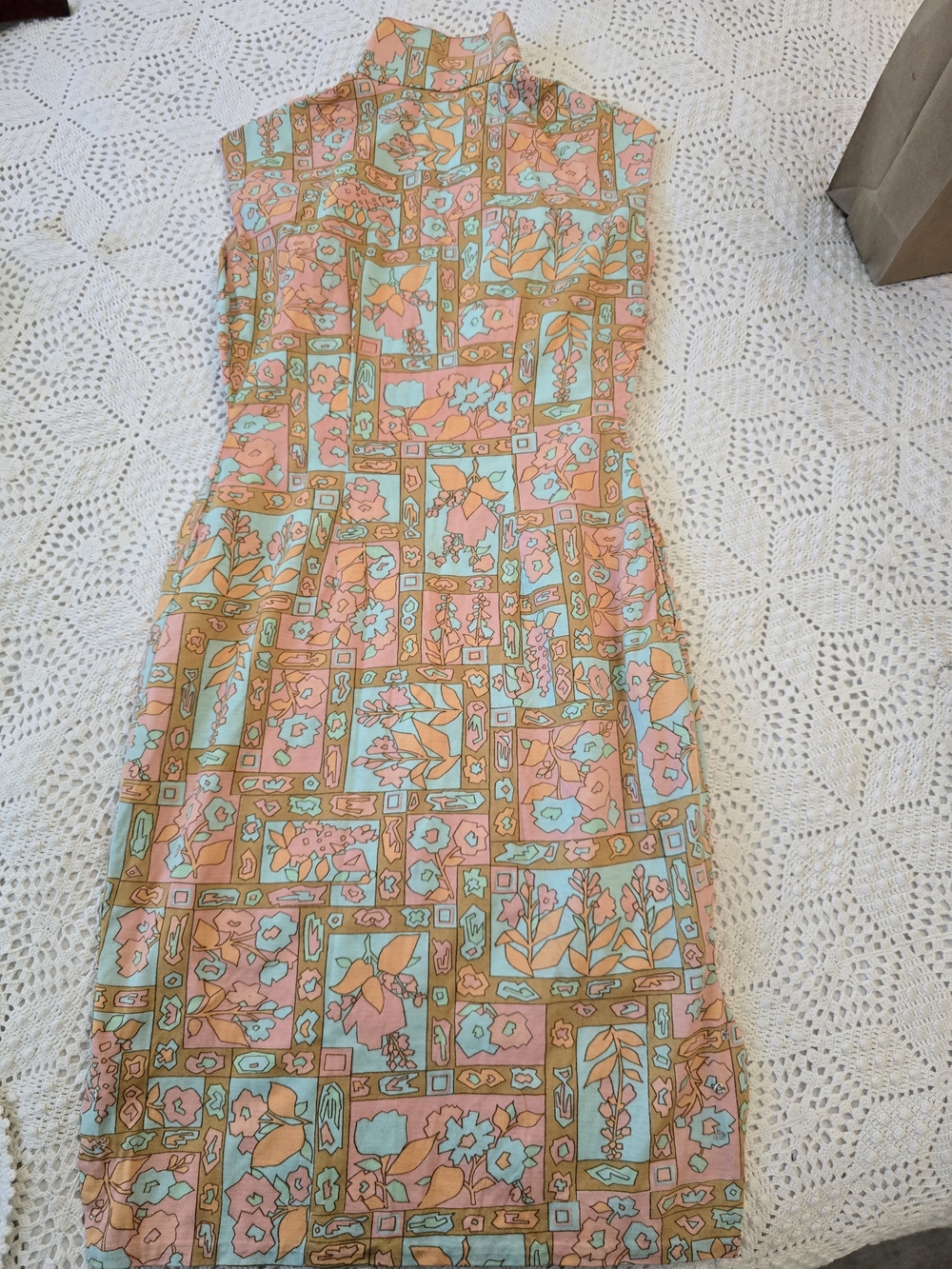 Vintage 1960s Hand Made Dress Sleeveless Midi Dress in Peach and Mint Floral